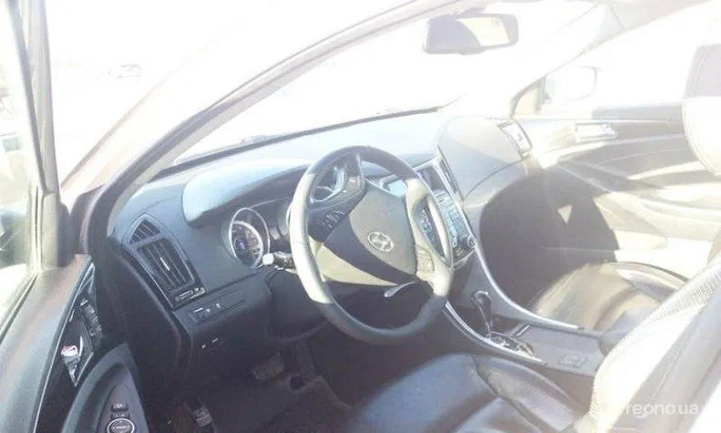 Hyundai Sonata 2011 - 5