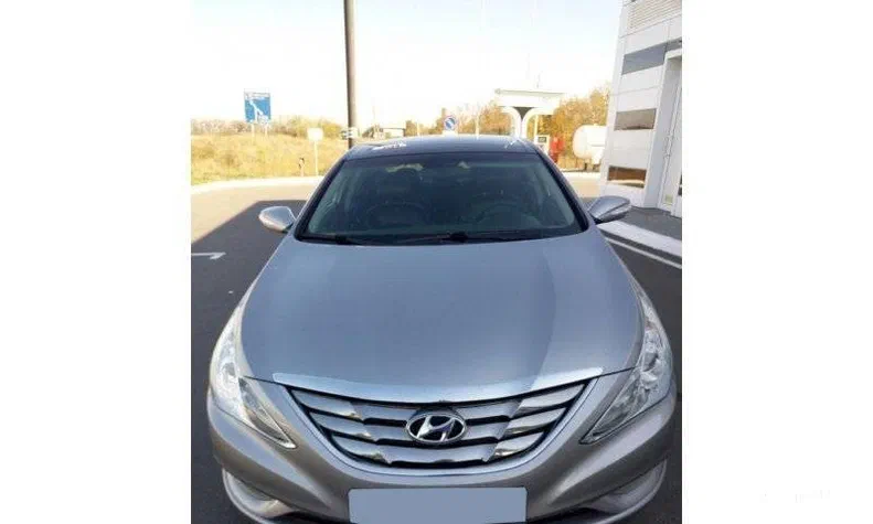Hyundai Sonata 2011 - 1