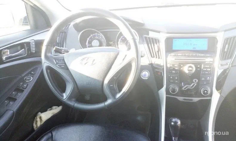Hyundai Sonata 2011 - 6