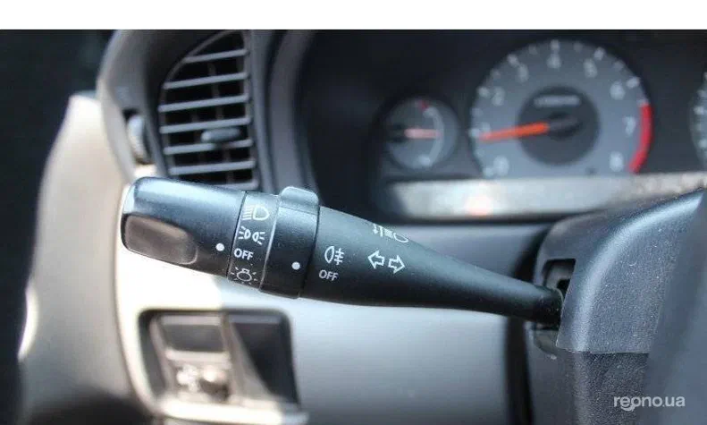 Nissan Almera 2011 - 10