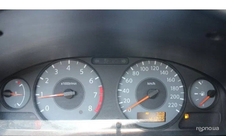 Nissan Almera 2011 - 11