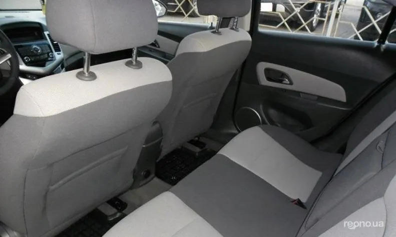 Chevrolet Cruze 2010 - 12