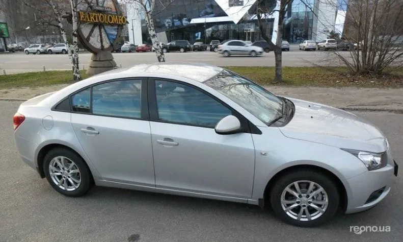 Chevrolet Cruze 2010 - 3