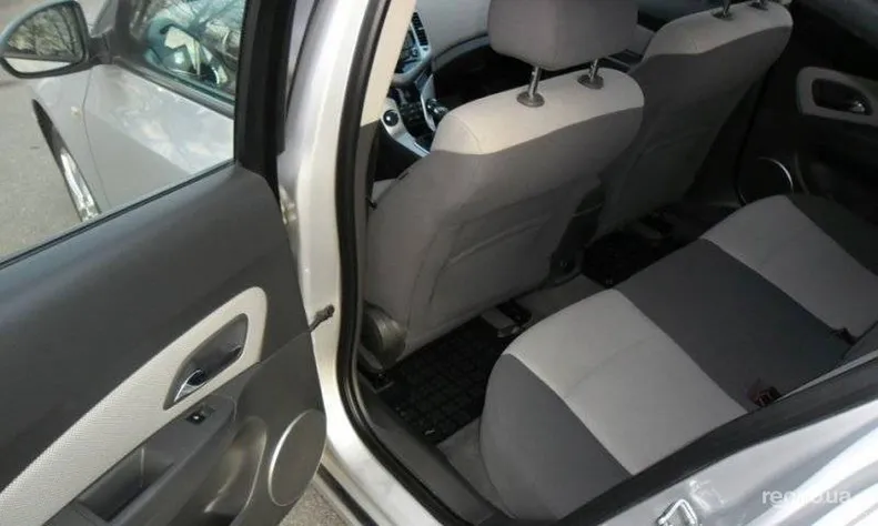 Chevrolet Cruze 2010 - 10