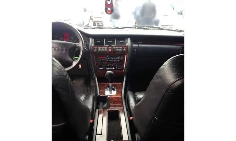 Audi A8 1995 - 14