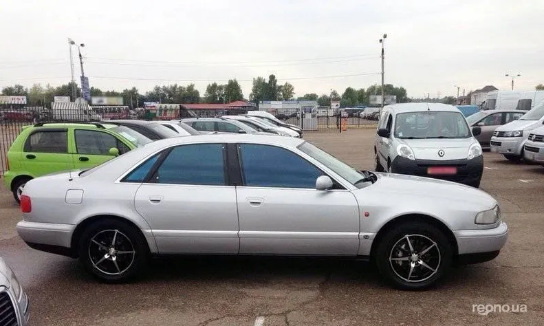 Audi A8 1995 - 5