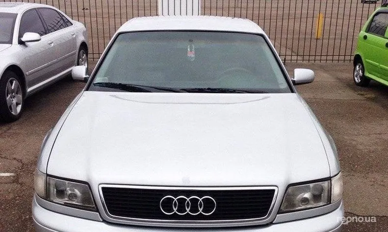 Audi A8 1995 - 2