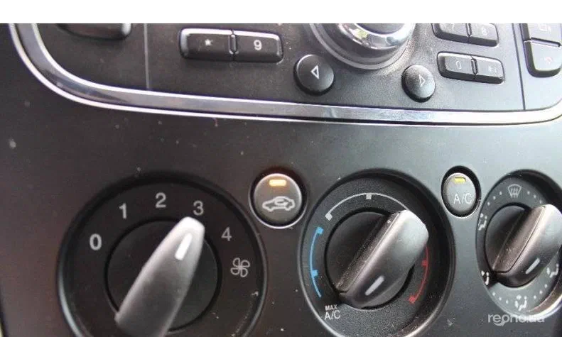 Ford Mondeo 2011 - 19