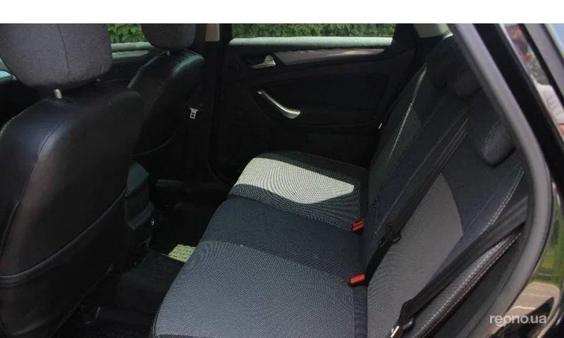 Ford Mondeo 2011 - 9