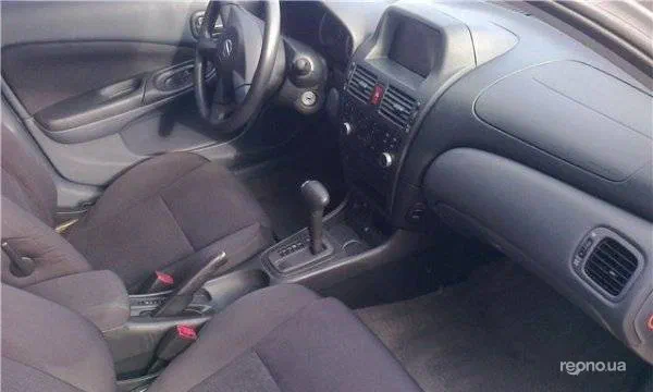 Nissan Almera 2005 - 0