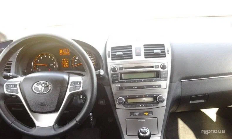 Toyota Avensis 2011 - 1