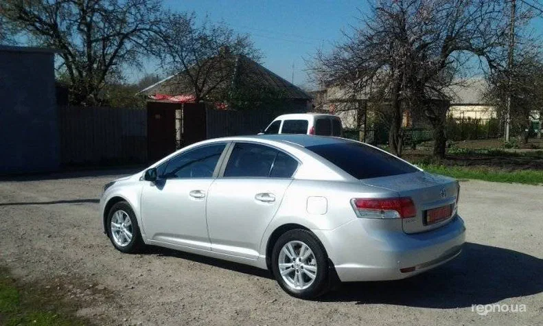 Toyota Avensis 2011 - 2