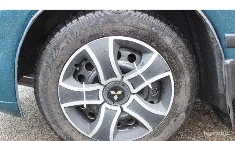 Mitsubishi Carisma 1996 - 1