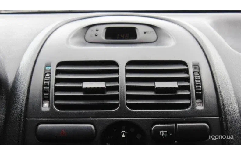 Mitsubishi Carisma 1996 - 13