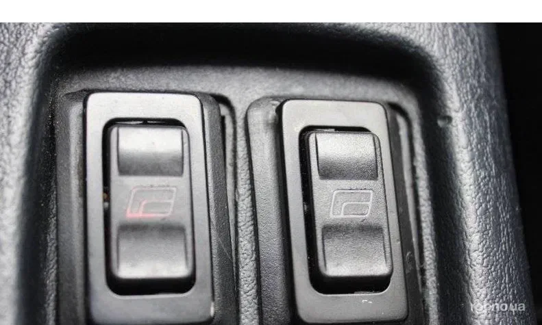 Mitsubishi Carisma 1996 - 6