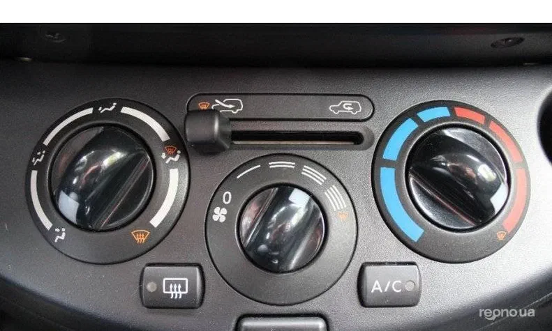 Nissan Micra 2010 - 13