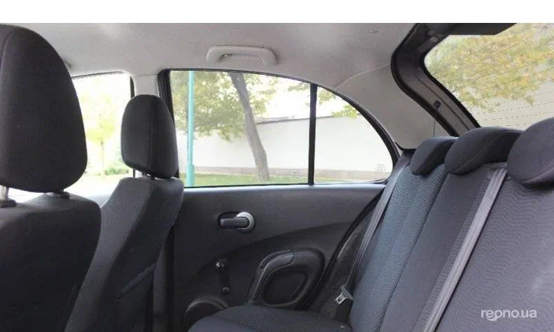 Nissan Micra 2010 - 9