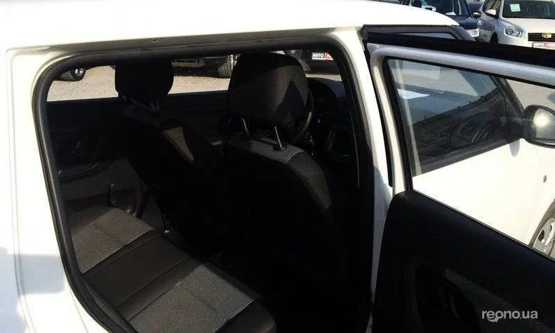 Skoda Fabia 2013 - 10