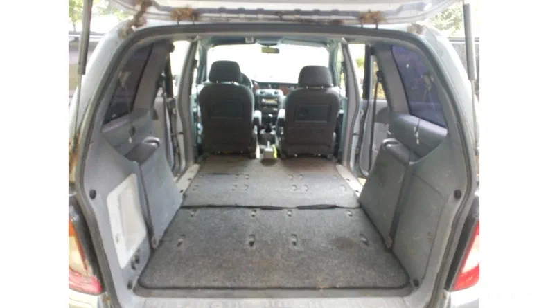 Hyundai Trajet 2000 - 0