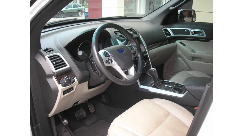 Ford Explorer 2014 - 10