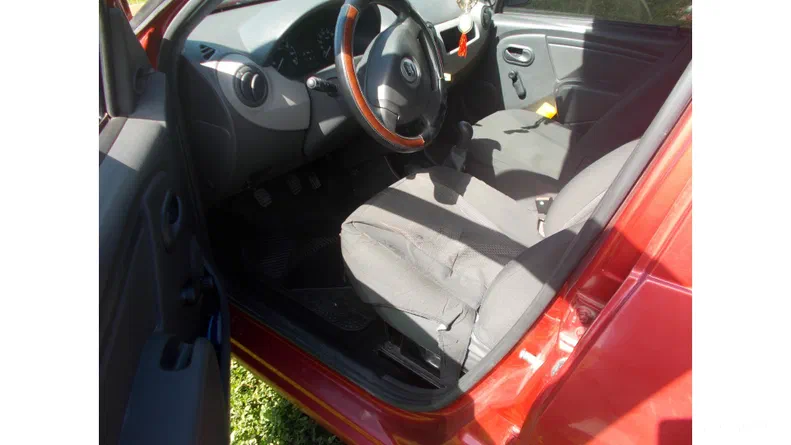 Renault Sandero 2011 - 6