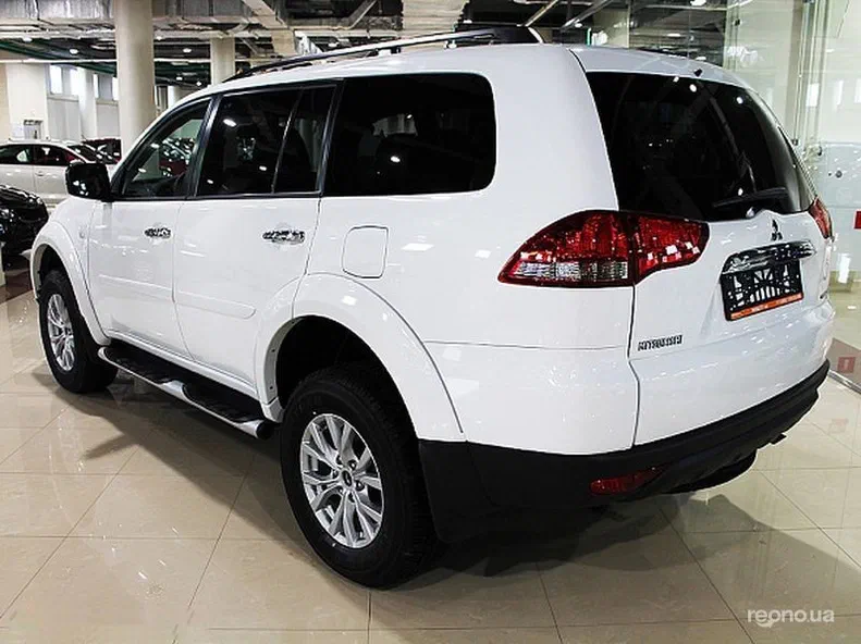 Mitsubishi Pajero Sport 2015