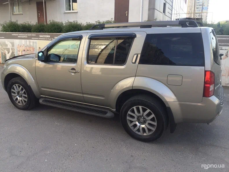 Nissan Pathfinder 2012