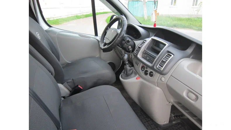 Renault Trafic 2011 - 8