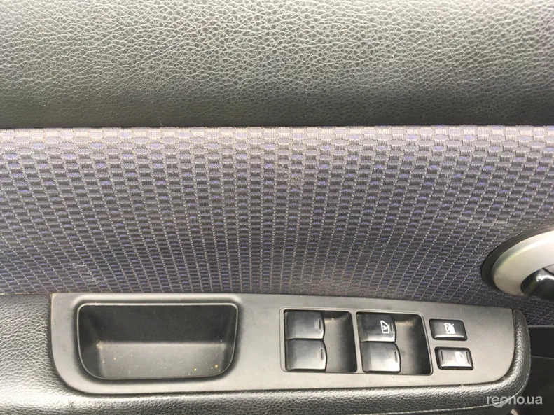 Nissan Tiida 2009 - 11