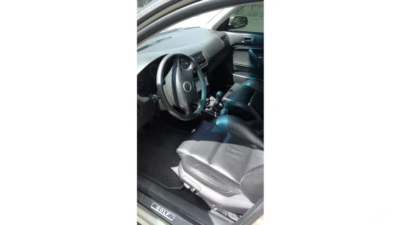 Volkswagen Golf 2000 - 11