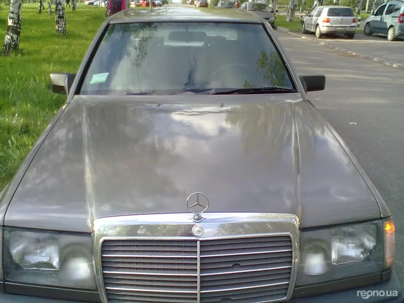 Mercedes-Benz W124 1986