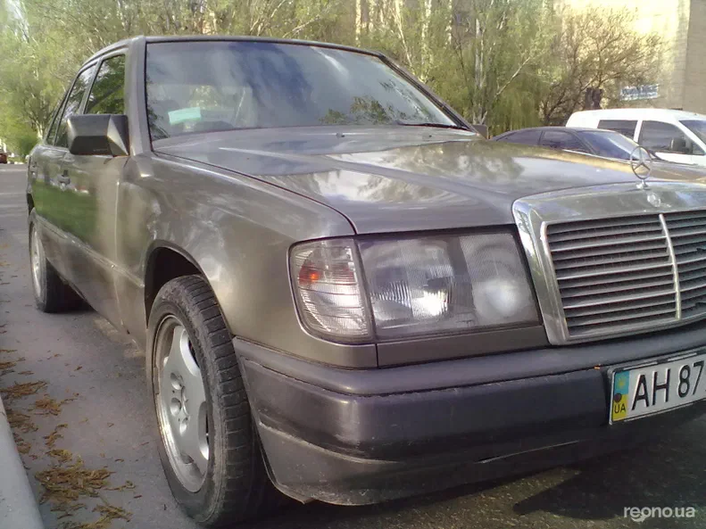 Mercedes-Benz W124 1986