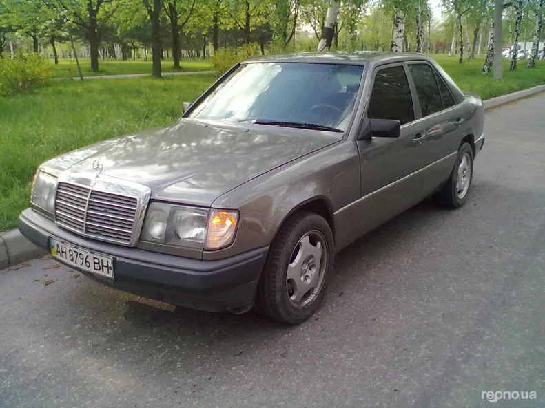 Mercedes-Benz W124 1986