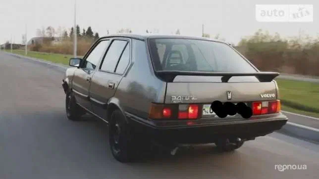 Volvo 300 Series 1987