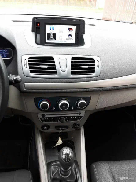 Renault Megane 2011 - 5