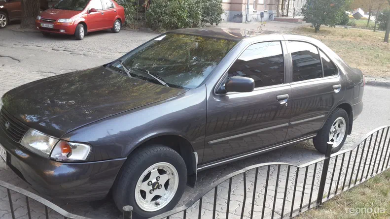 Nissan Sunny 1996
