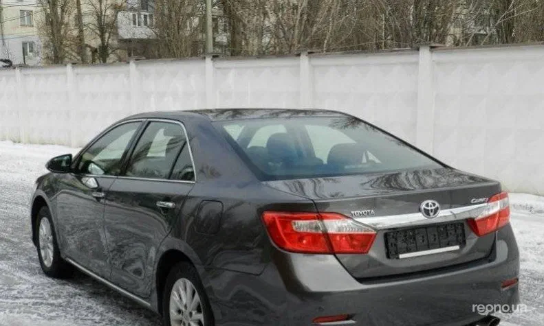Toyota Camry 2012 - 5