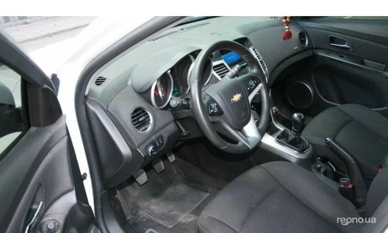 Chevrolet Cruze 2010 - 5