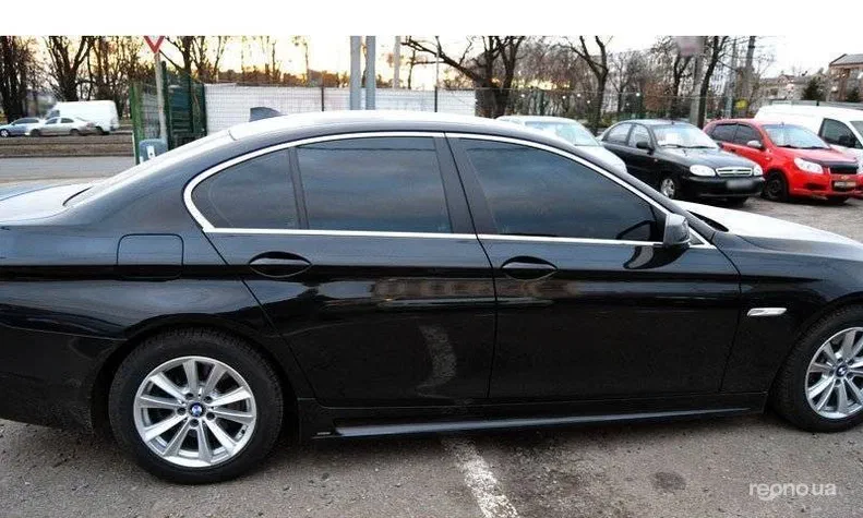 BMW 5 серія 2011 - 7
