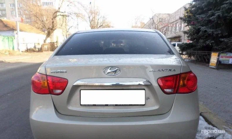 Hyundai Elantra 2010 - 10