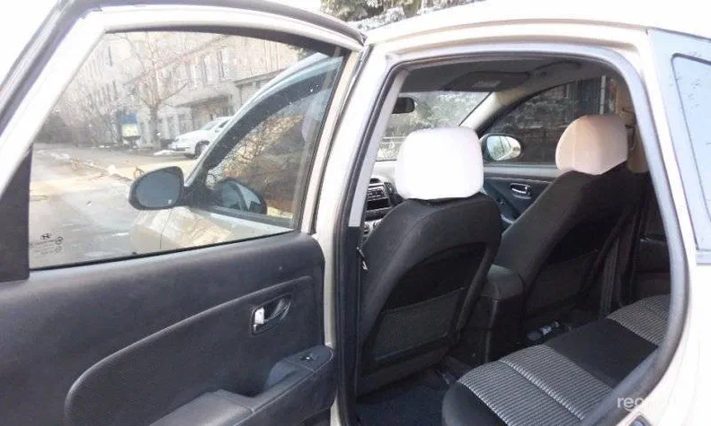 Hyundai Elantra 2010 - 21