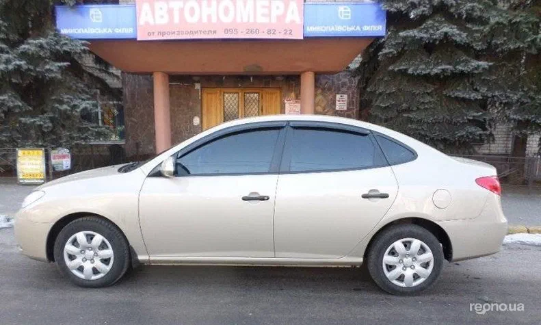Hyundai Elantra 2010 - 9