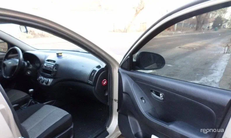 Hyundai Elantra 2010 - 15