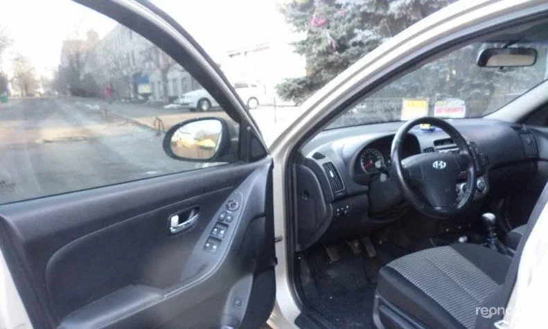 Hyundai Elantra 2010 - 6