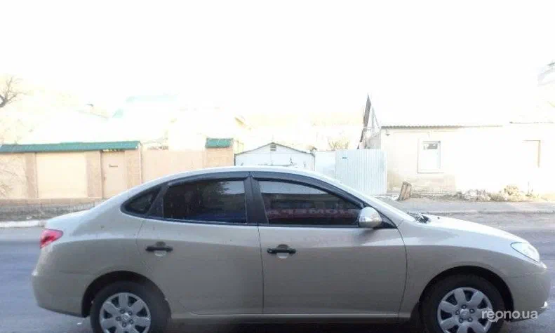 Hyundai Elantra 2010 - 12