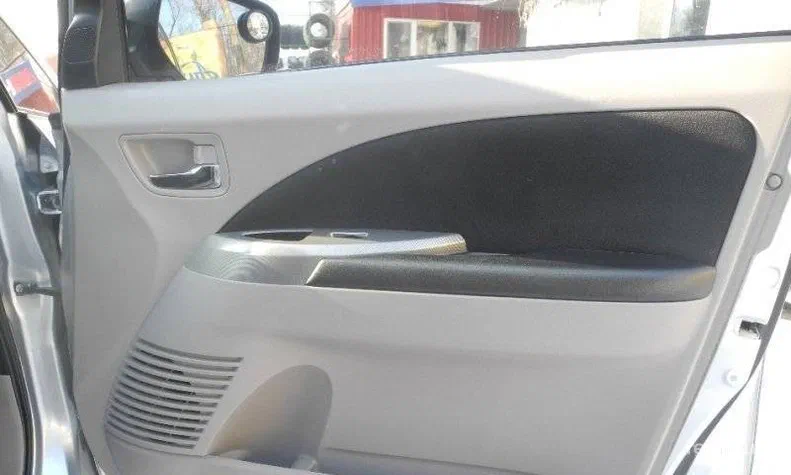 Mitsubishi Grandis 2007 - 4