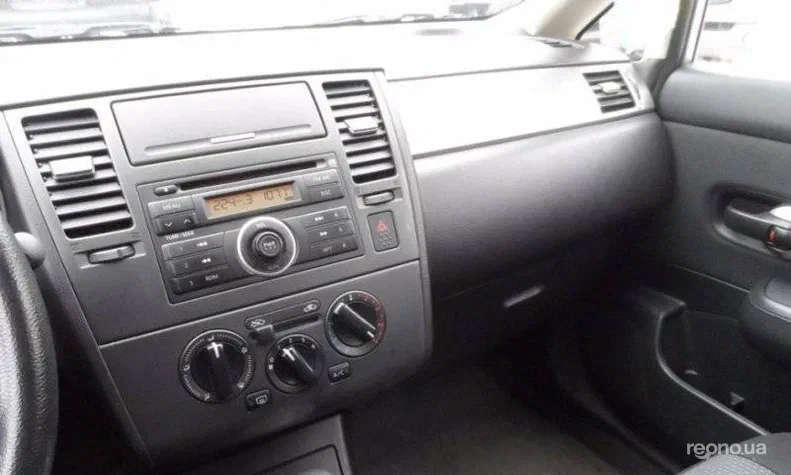 Nissan Tiida 2007 - 11