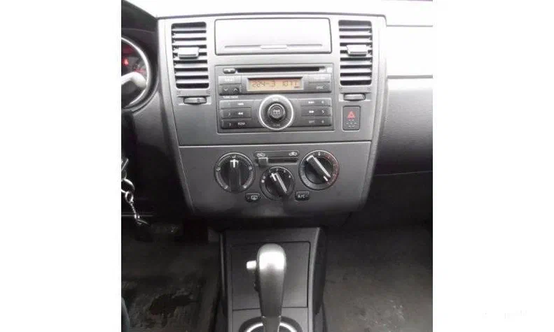 Nissan Tiida 2007 - 13