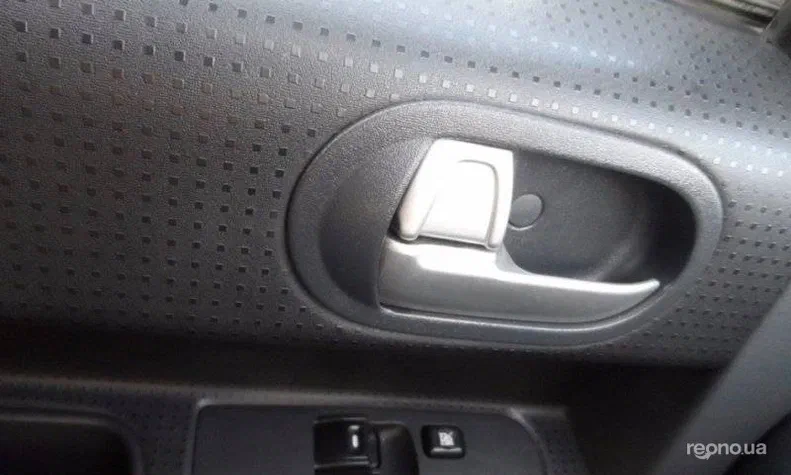 Mitsubishi Colt 2008 - 9