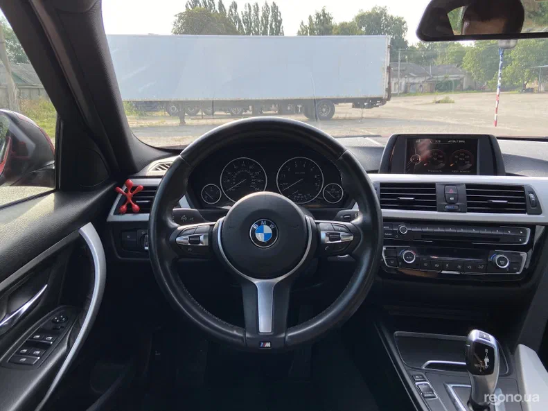 BMW 3 серія 2016 - 12